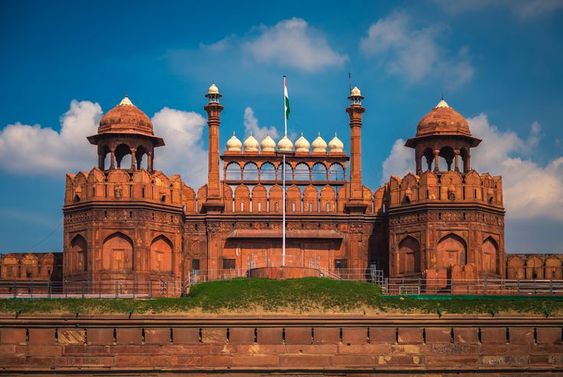 From KlickPin CF 10 Iconic Attractions And Places To Visit In Delhi Red Fort Places To Visit Best Photo Background
